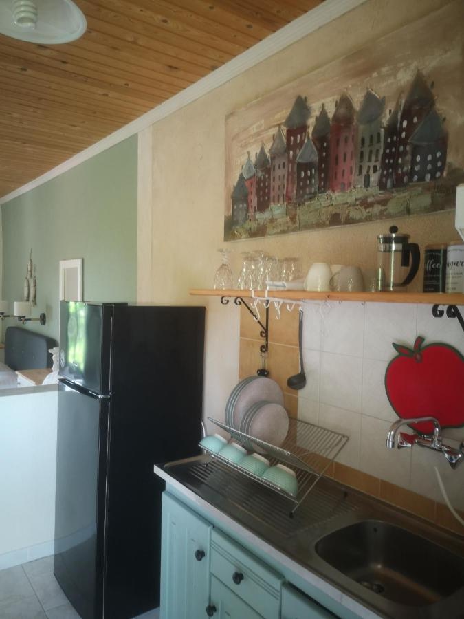 Achillion Apartment *