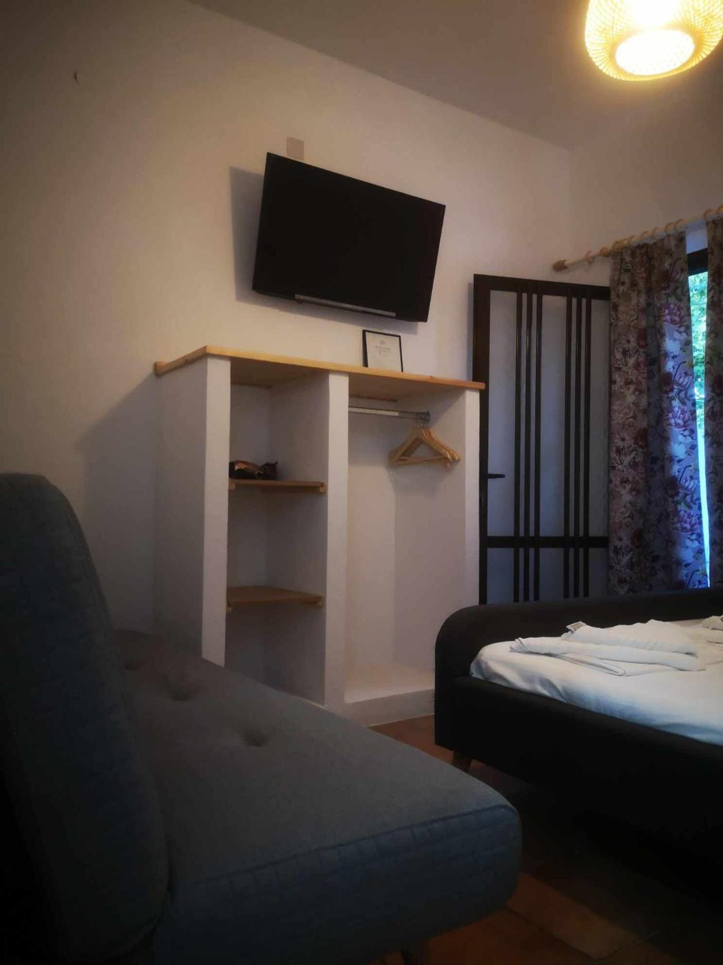 Achillion Apartment *