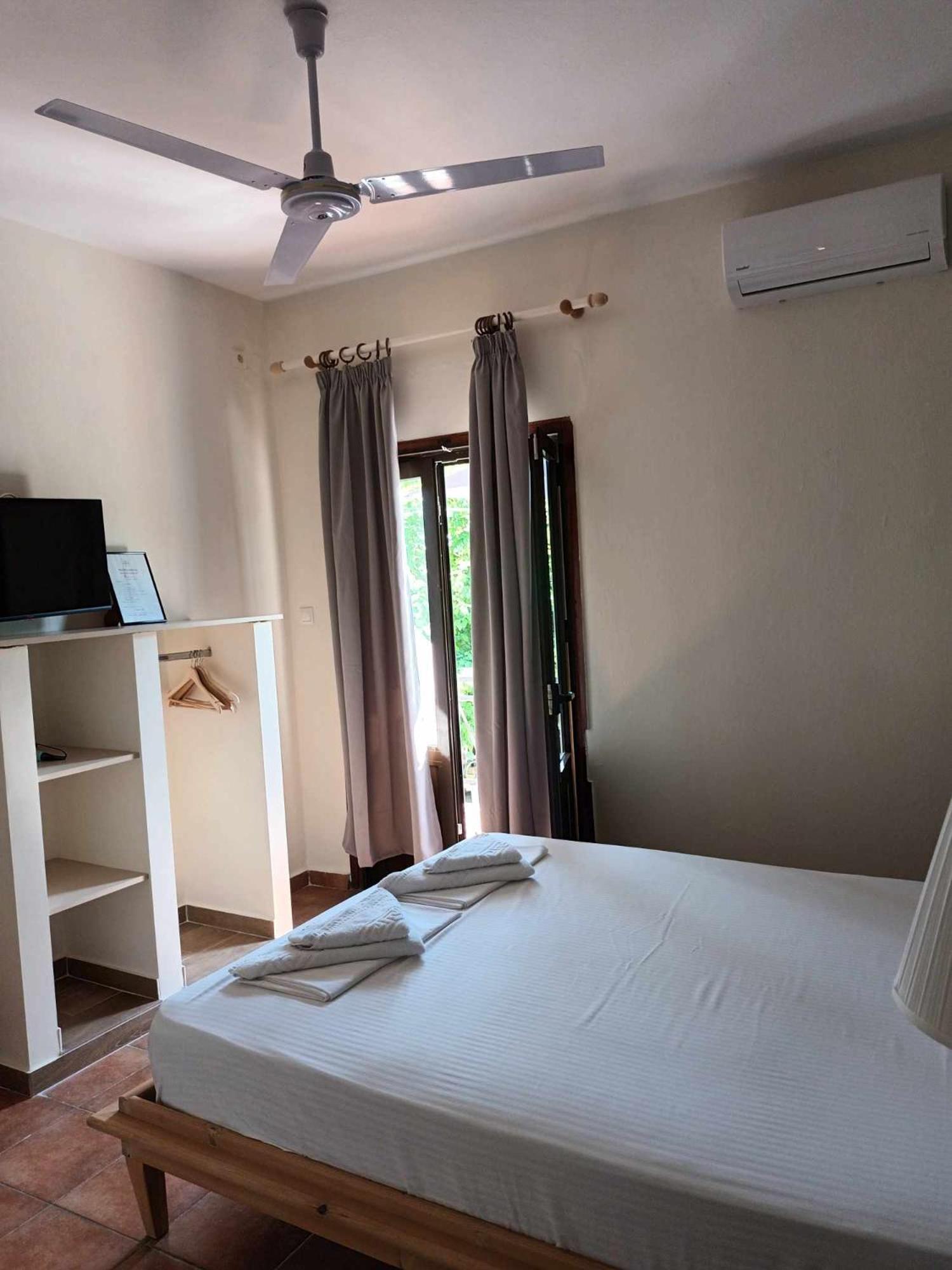 Achillion Appartement *